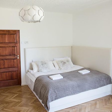 Apartment Nearto Old Town Na Ustroniu Street Cracóvia Exterior foto